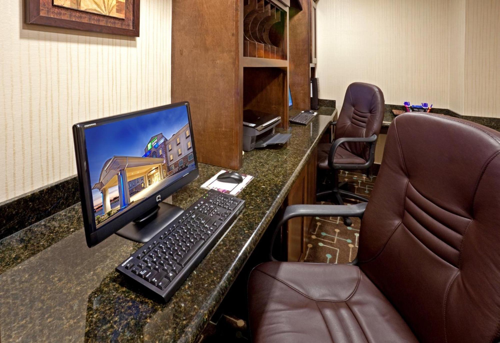 Holiday Inn Express Hotel & Suites Cedar Hill By Ihg Экстерьер фото
